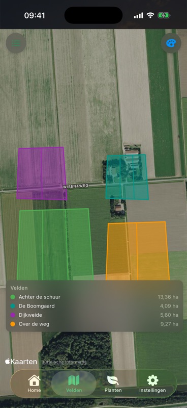 De veldkaart van Agrondo. Vier gekleurde grenzen over satellietbeelden, met daaronder Achter de schuur, De Boomgaard, Dijkweide en Over de weg met hun oppervlakte.